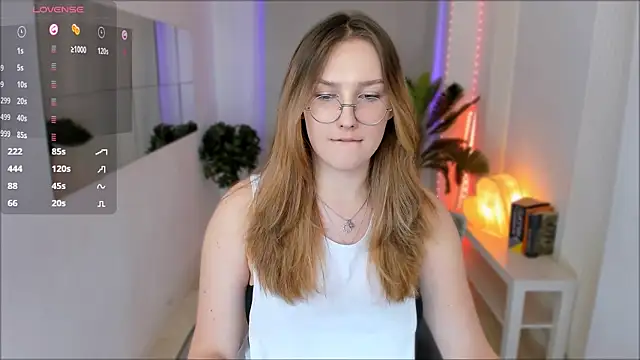 Snapshot of MaryWaddell chatting on 03-02-25, 03:56 MaryWaddell online show from 03-02-25, 03:56