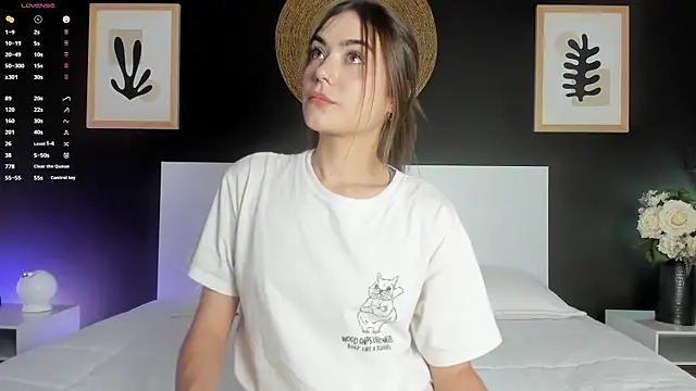 AlannaRussell  online show from 10-22-25, 08:08