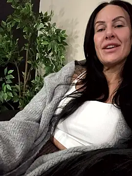 Snapshot of goddess-harper chatting on 01-13-26, 01:05 goddess-harper online show from 01-13-26, 01:05