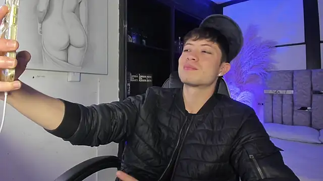 marcuscollins1  online show from 06-10-26, 01:21