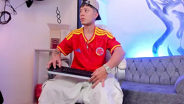 marcuscollins1  online show from 06-17-26, 01:34