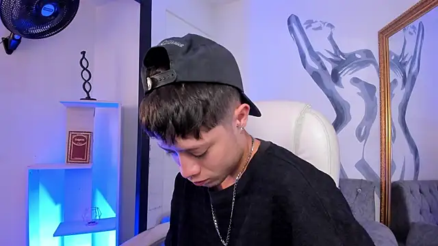 marcuscollins1  online show from 06-19-26, 01:59