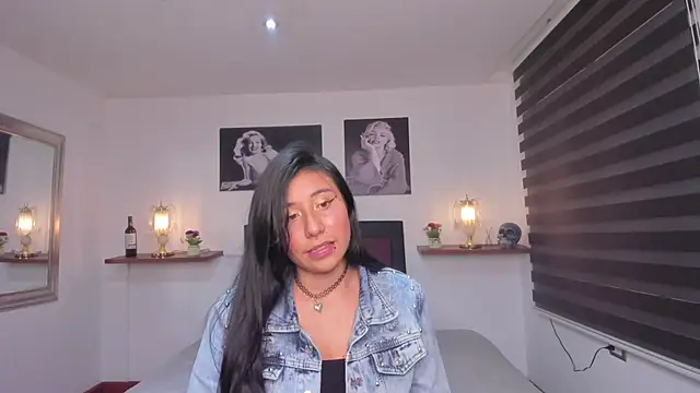 Nohemi louse online show from 02-01-25, 07:23