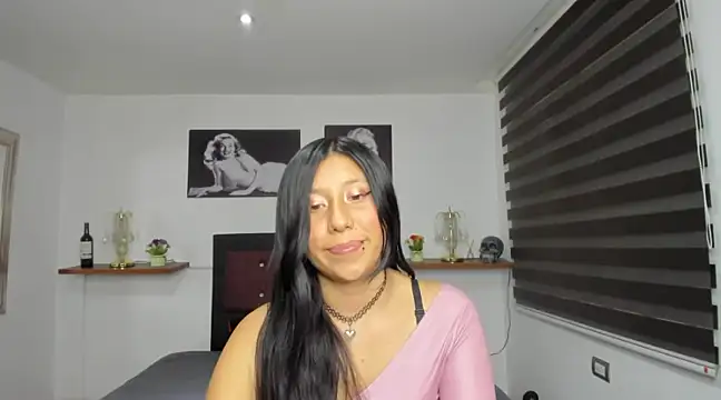 Nohemi louse online show from 02-08-25, 07:38