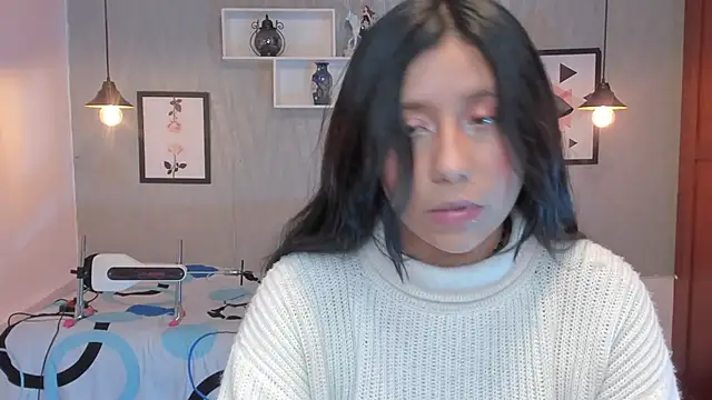 Nohemi louse online show from 03-17-25, 10:38