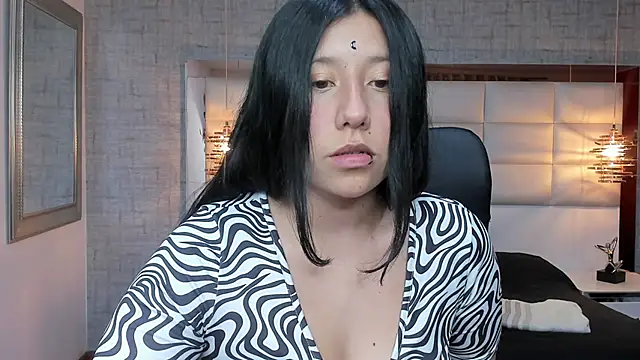 Nohemi louse online show from 10-07-25, 07:33