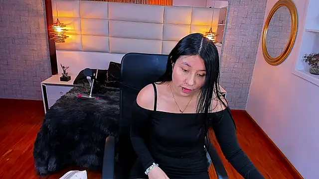 Nohemi louse online show from 02-08-26, 07:17