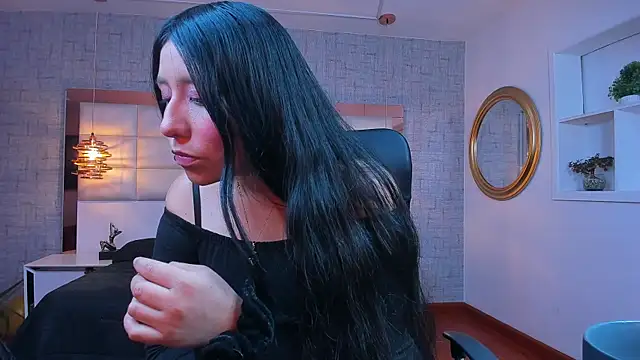 Nohemi louse online show from 04-25-26, 07:00