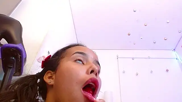 Roxy Stonee online show from 03-13-25, 10:21