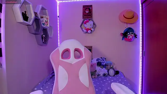 Snapshot of chloe_rockss_ chatting on 02-25-25, 05:58 chloe rockss online show from 02-25-25, 05:58