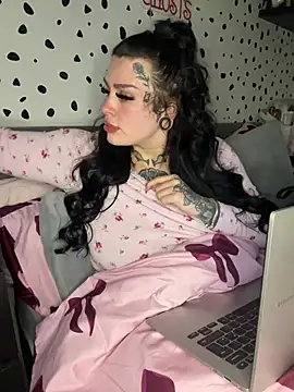 tempzzz12 online show from 05-18-26, 07:03