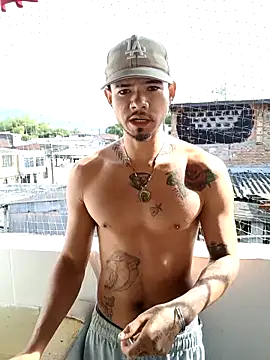 Niick01  online show from 10-31-25, 01:23