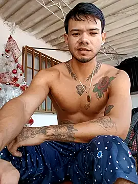 Snapshot of Niick01_ chatting on 01-14-26, 04:01 Niick01 online show from 01-14-26, 04:01