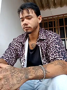 Snapshot of Niick01_ chatting on 02-08-26, 03:37 Niick01 online show from 02-08-26, 03:37