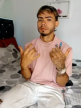 Snapshot of Niick01_ chatting on 03-18-26, 05:05 Niick01 online show from 03-18-26, 05:05