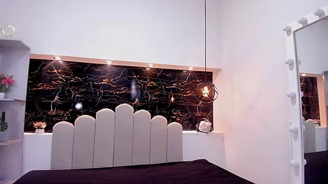 Annyrosee online show from 02-28-26, 01:39