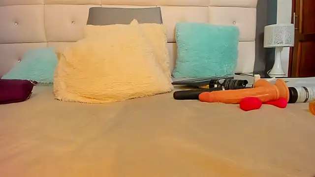 DayannaBronx online show from 09-14-25, 08:30