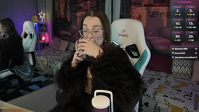 kaisajenner online show from 02-19-25, 07:48