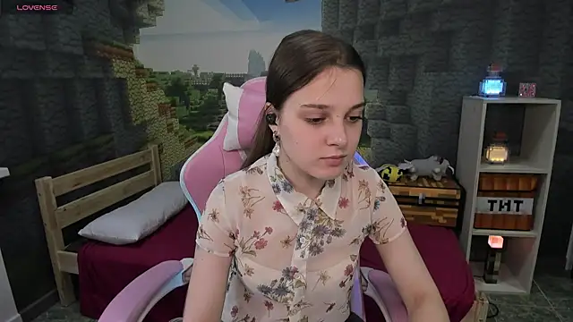 kaisajenner online show from 10-21-25, 06:14