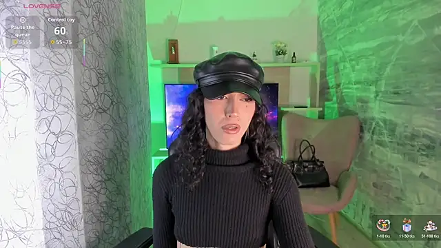 Snapshot of allicemackenzie chatting on 06-11-26, 02:53 allicemackenzie online show from 06-11-26, 02:53