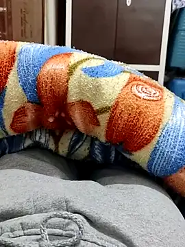 Snapshot of Hot_funky_boy chatting on 02-19-25, 05:38 Hot funky boy online show from 02-19-25, 05:38