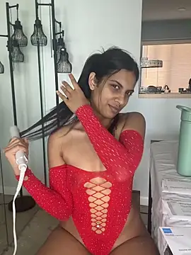 Snapshot of Liyah_19 chatting on 12-14-25, 06:01 Liyah 19 online show from 12-14-25, 06:01