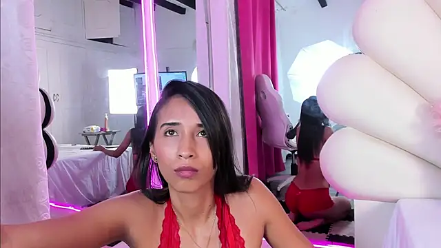 Snapshot of Keyla__Jones chatting on 02-07-25, 01:47 Keyla Jones online show from 02-07-25, 01:47