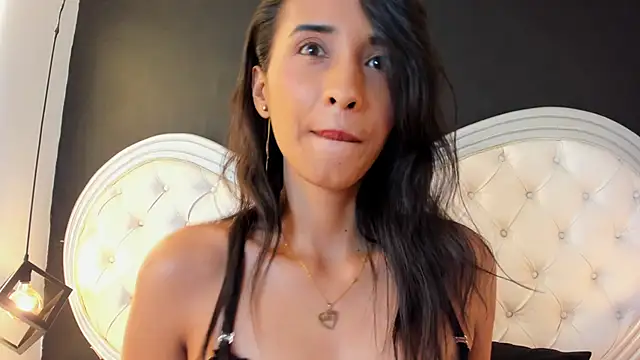 Snapshot of Keyla__Jones chatting on 03-18-25, 01:21 Keyla Jones online show from 03-18-25, 01:21