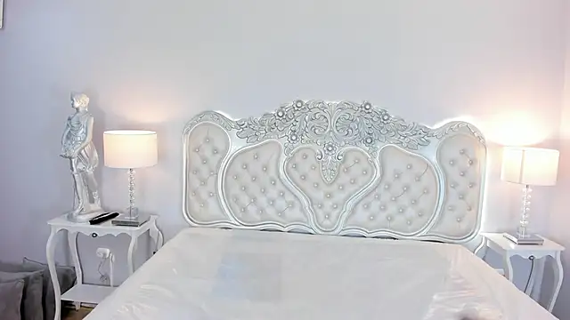 LinnaEvanson online show from 02-21-25, 10:17