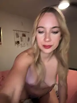 Snapshot of rileylovesyou chatting on 09-30-25, 02:38 rileylovesyou online show from 09-30-25, 02:38