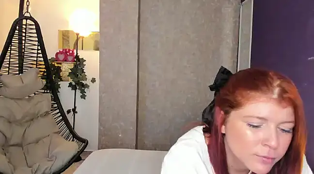 Snapshot of FelicitaSweet chatting on 02-18-25, 07:19 FelicitaSweet online show from 02-18-25, 07:19