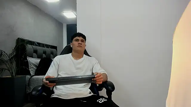 roan birkin online show from 10-16-25, 07:04