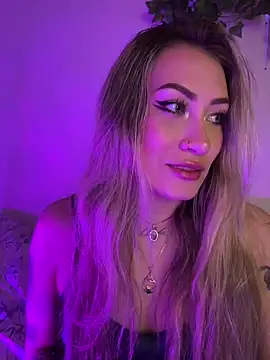 Snapshot of Lally_Valencia__ chatting on 03-10-25, 04:38 Lally Valencia online show from 03-10-25, 04:38