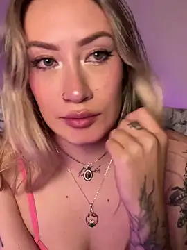 Snapshot of Lally_Valencia__ chatting on 03-20-25, 09:04 Lally Valencia online show from 03-20-25, 09:04