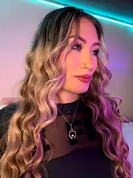 Snapshot of Lally_Valencia__ chatting on 09-18-25, 07:54 Lally Valencia online show from 09-18-25, 07:54