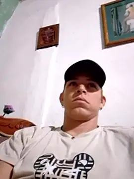 Snapshot of duquehotvoy chatting on 05-15-26, 10:50 duquehotvoy online show from 05-15-26, 10:50