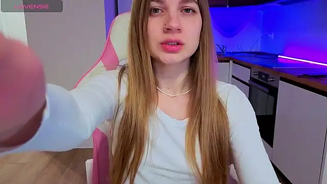 Enjoy everymoment  online show from 04-15-26, 04:03