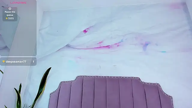 Snapshot of Lia_Guzman chatting on 09-21-25, 03:30 Lia Guzman online show from 09-21-25, 03:30