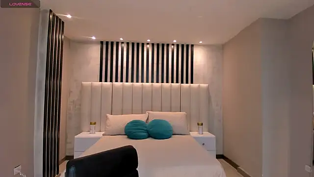 Snapshot of BeccaBaxter chatting on 02-19-25, 07:27 BeccaBaxter online show from 02-19-25, 07:27