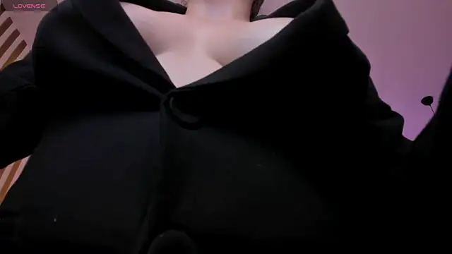 Snapshot of BeccaBaxter chatting on 09-26-25, 08:57 BeccaBaxter online show from 09-26-25, 08:57