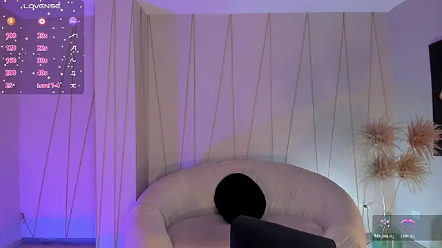 Snapshot of BeccaBaxter chatting on 10-17-25, 06:21 BeccaBaxter online show from 10-17-25, 06:21