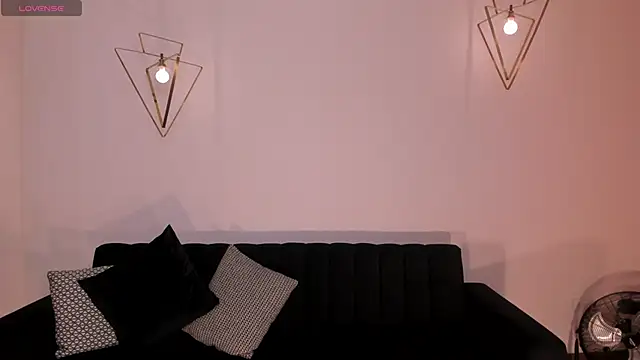 Snapshot of BeccaBaxter chatting on 10-26-25, 12:33 BeccaBaxter online show from 10-26-25, 12:33