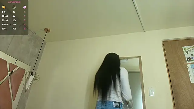 Raichell  online show from 01-06-26, 03:43