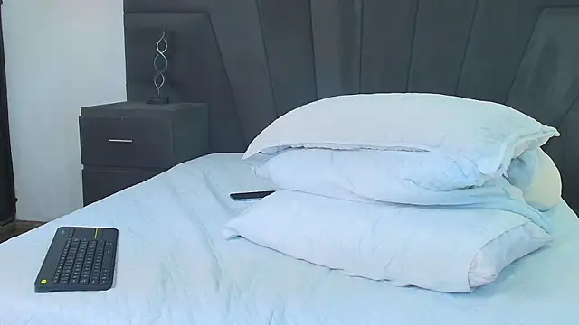 JhoanLeandro online show from 03-07-25, 07:41