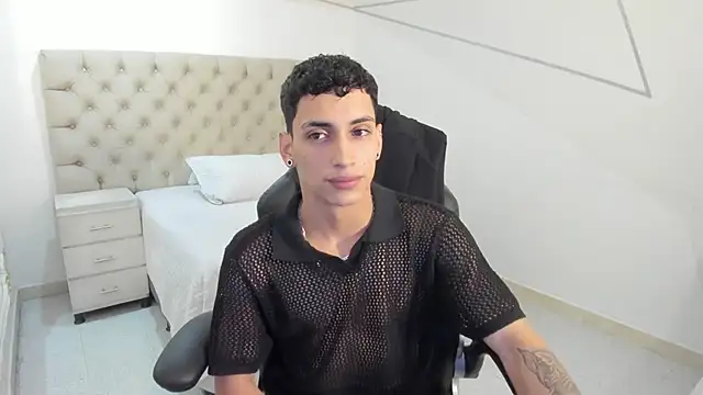 JhoanLeandro online show from 09-22-25, 06:15