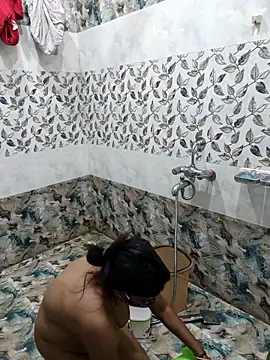 Snapshot of Babybird chatting on 09-19-25, 10:16 Babybird online show from 09-19-25, 10:16