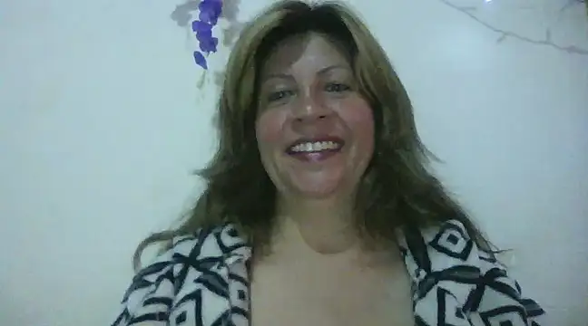 Snapshot of xxsexycutexxx chatting on 02-14-25, 02:23 xxsexycutexxx online show from 02-14-25, 02:23