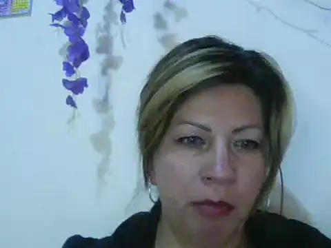 Snapshot of xxsexycutexxx chatting on 02-25-25, 05:04 xxsexycutexxx online show from 02-25-25, 05:04