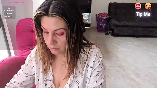 Snapshot of xxsexycutexxx chatting on 09-20-25, 02:51 xxsexycutexxx online show from 09-20-25, 02:51