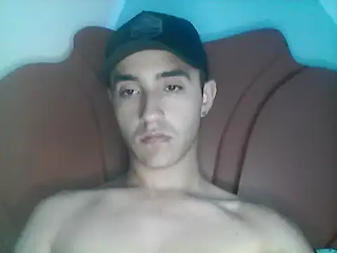 Snapshot of daimon_king05 chatting on 02-05-25, 03:52 daimon king05 online show from 02-05-25, 03:52